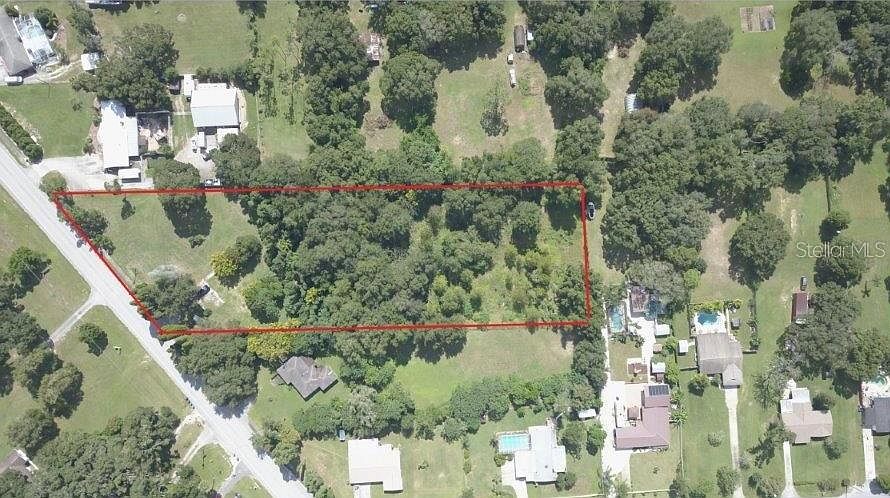 2nd image of 1604 Lithia Pinecrest Rd