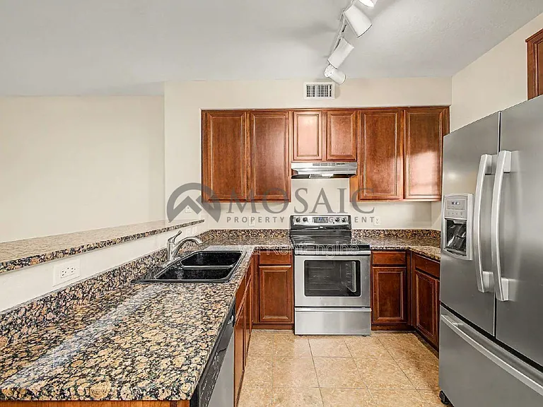 1384 S Sabino Dr — Photo 11
