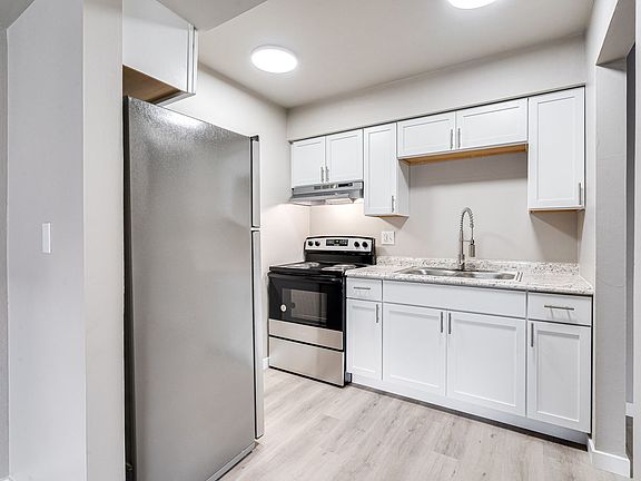 2nd image of 2975 W Lawrence St #O14