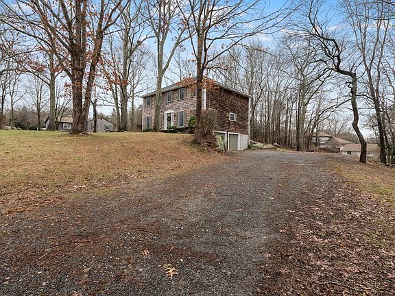 2nd image of 15 Coral Ln