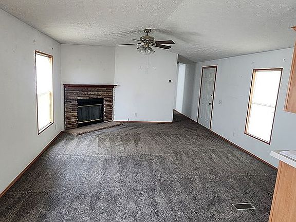 4th image of 10447 Bruce Dr