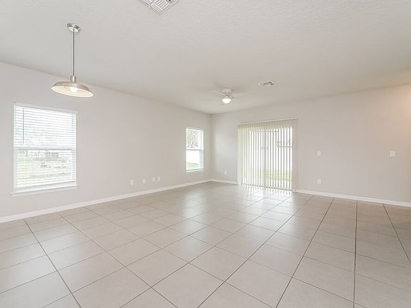 5th image of 11 Catalina Ct