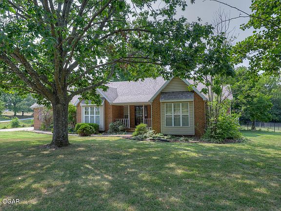 3rd image of 1951 Wilson Rd