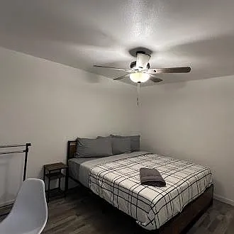 4 bed, 2.0 bath, 1400 sqft, $953 — Photo 1