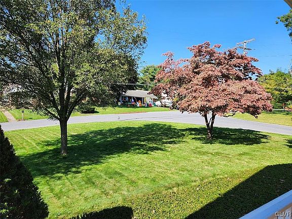 5th image of 2450 Woodridge Ter