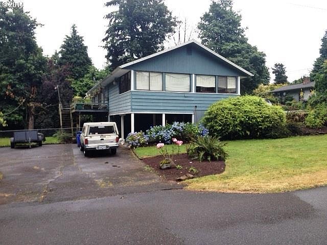 2nd image of 15207 NE Clackamas St
