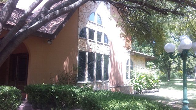 2nd image of 218 Arnulfo Diaz St