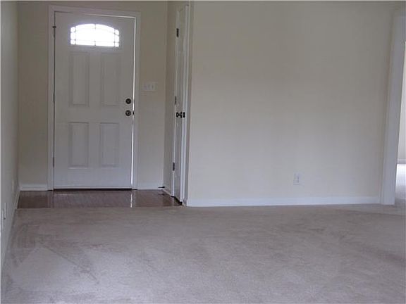 2nd image of 396 Zurich Dr