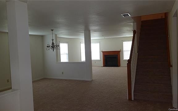2nd image of 13927 Lawrence Farm Ln