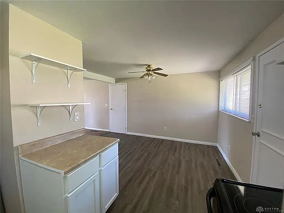 3rd image of 4401 Mozart Ave