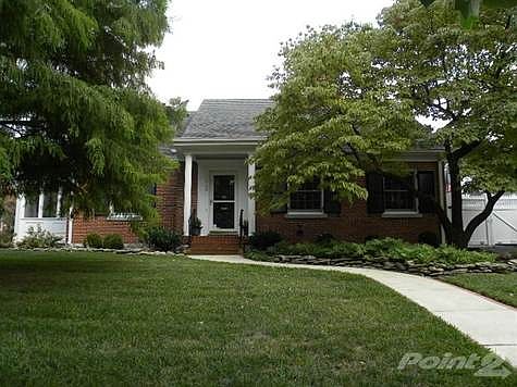 2nd image of 328 Queensway Dr