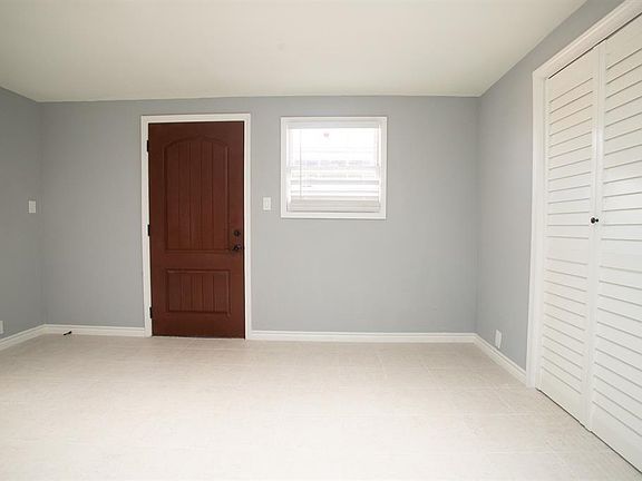 3rd image of 5821 Sunforest Dr