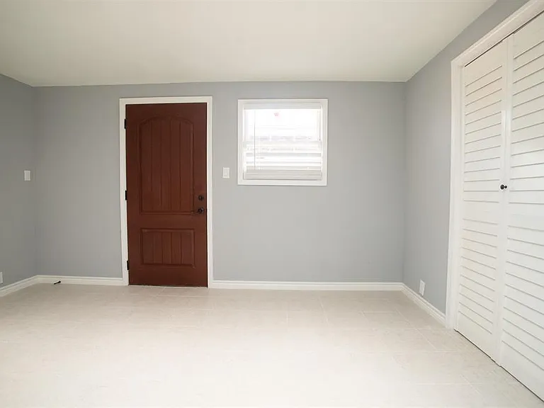 5821 Sunforest Dr — Photo 3