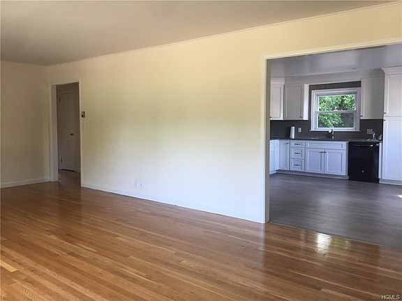 4th image of 1516 Barbara Ln #1