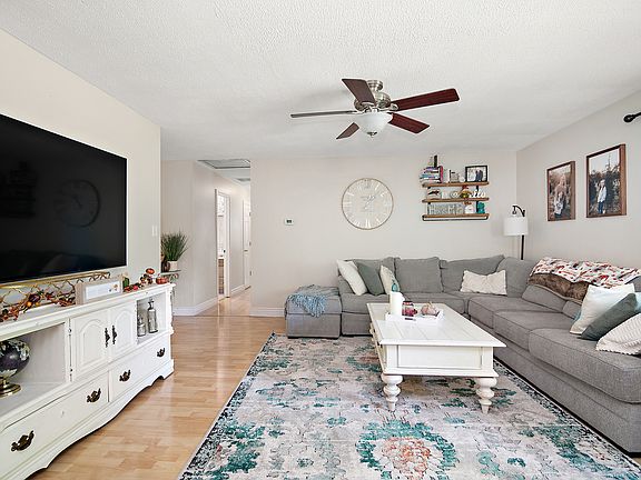 5th image of 1365 Braemar Ct