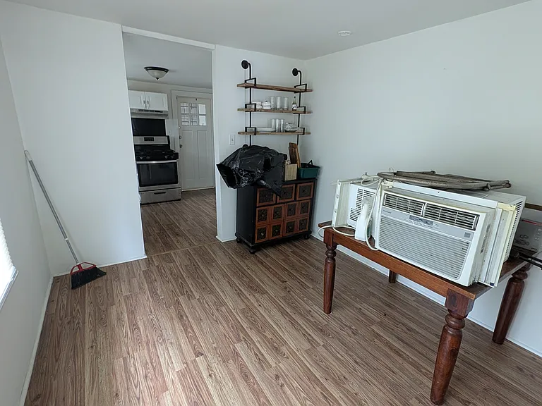 314 Colfax St — Photo 9
