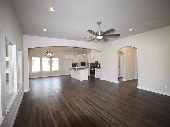 4th image of 12206 Norfolk Ave