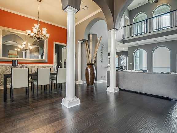 3rd image of 608 Sorita Cir