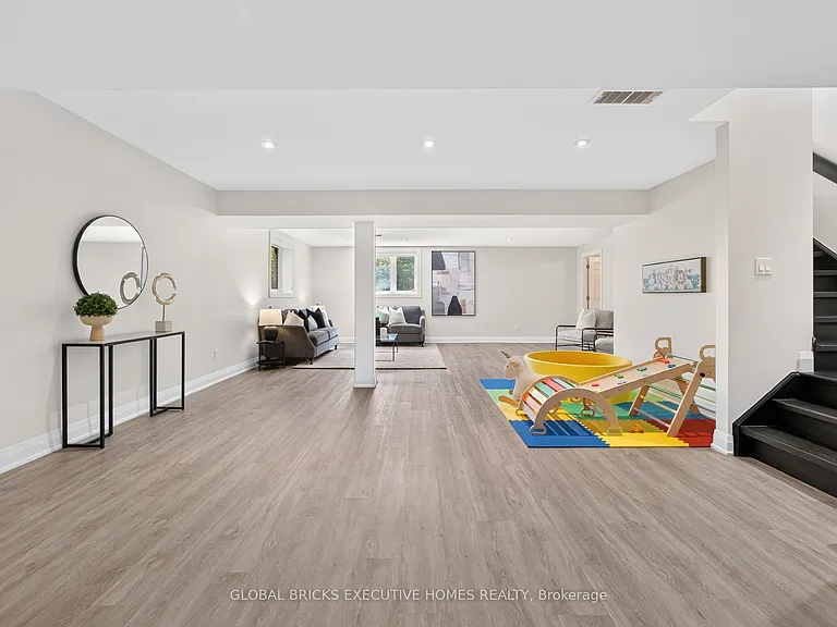 56 Valleyscape Dr — Photo 40