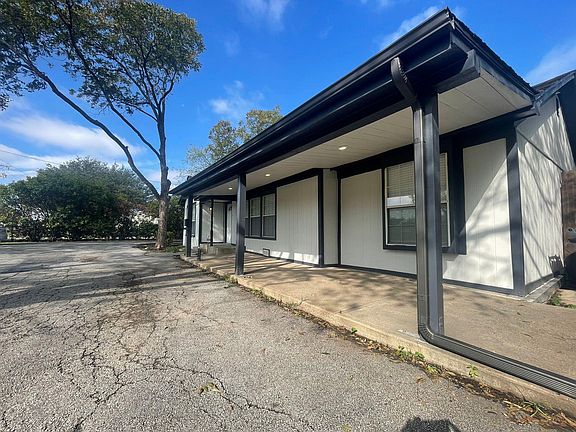 Fachada de la casa del frente
