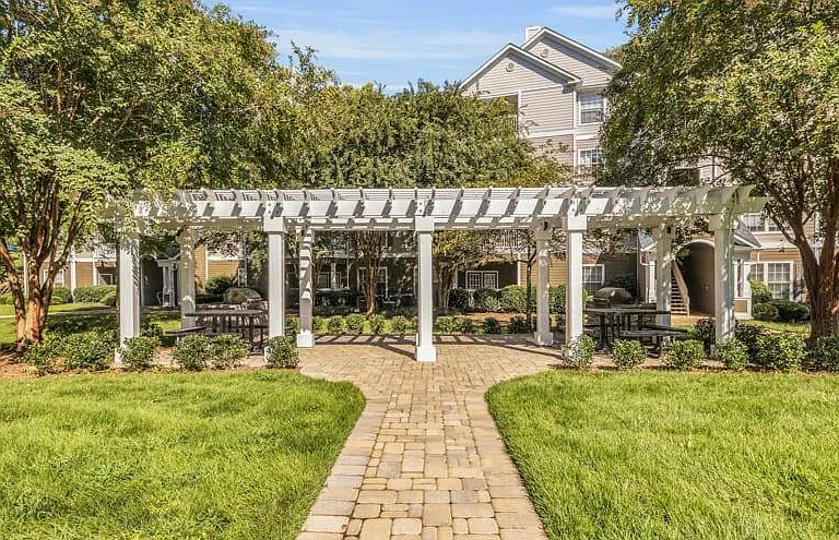 Marina Pointe — Photo 36