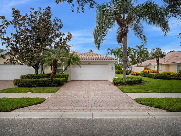 2nd image of 1342 St Lawrence Drive