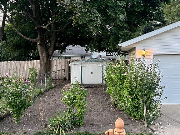 3rd image of 143 Himes St SE