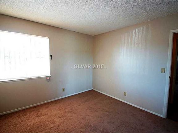 3rd image of 1801 Wildwood Dr
