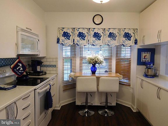 4th image of 14043 Lestric Ln