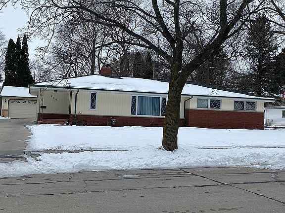 2nd image of 606 Fairway Dr