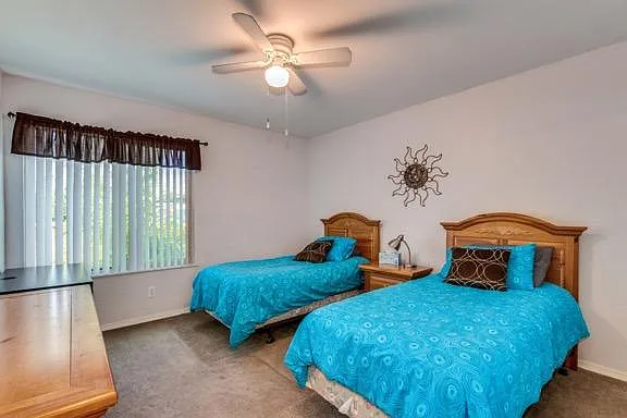 2nd bedroom with 2 twin beds.