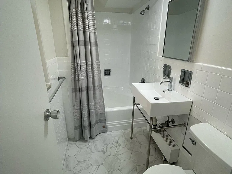 2401 H St NW #210 — Photo 8