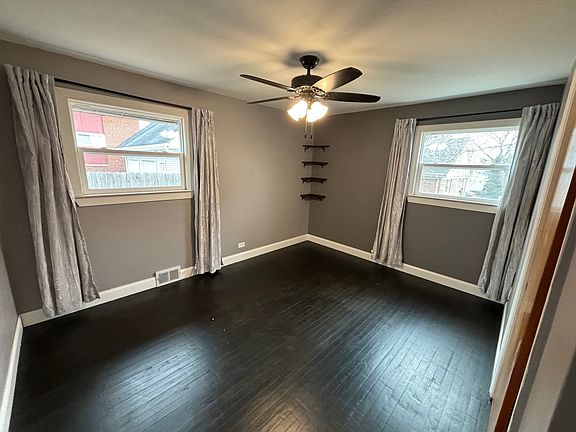 4th image of 703 Greenwood Dr