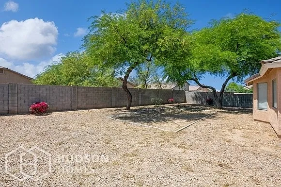 1535 W Nancy Ln — Photo 21