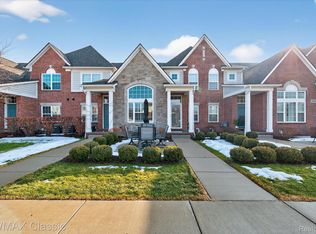 45678 Aragon Ln, Canton, MI 48187