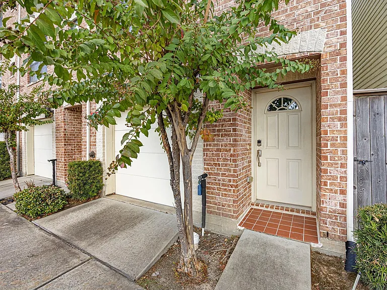 7650 Springhill St #601 — Photo 3