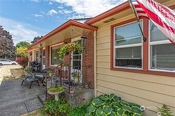 2nd image of 915 17th Avenue