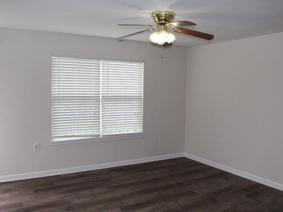 3rd image of 2963-2965-2967 Landmark Ct NE #2965
