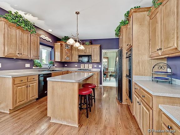5th image of 567 Cole Dr