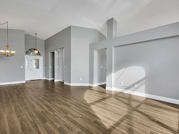 5th image of 4460 Camrose Ln