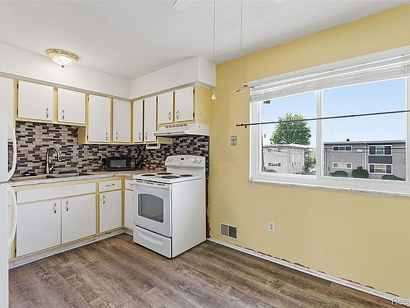 5th image of 4839 Mansfield Ave #G7