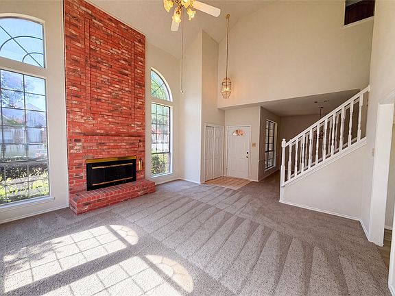 3rd image of 2909 Lois Ln