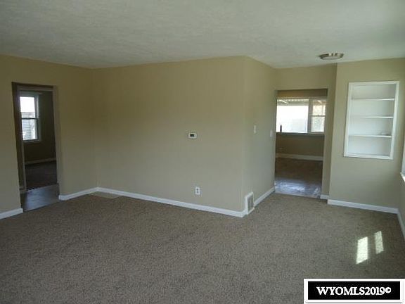 4th image of 1035 Adams Ave