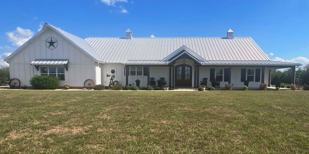 4871 Smiley Rd - Property Image