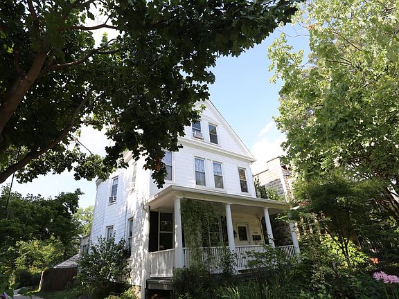 This is the whole house. Apartment located on 3rd floor.