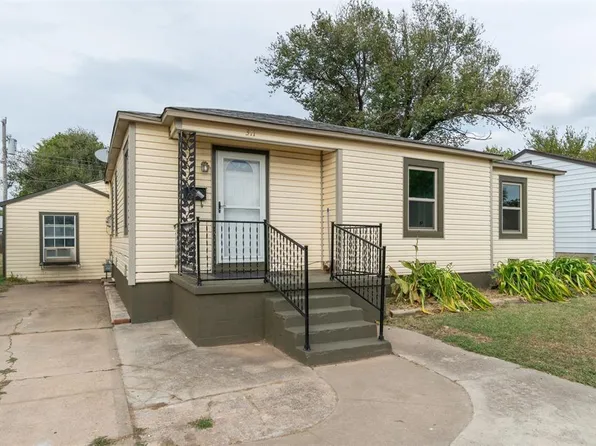 311 E Grumman Dr, Midwest City, OK 73110