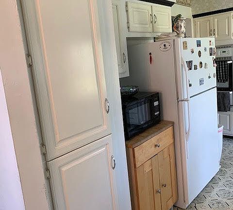 5th image of 472 Medina St
