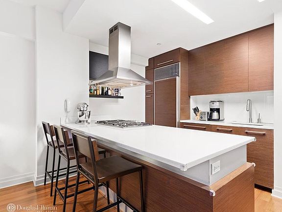 3rd image of 39 E 29th St #5-A