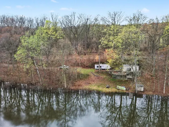 2681 S Geneva Lake Dr, Shelbyville, MI 49344