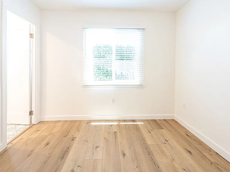 314 N Venice Blvd — Photo 14